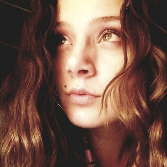 Meet your Posher, Nicole - Picture 1 of 1